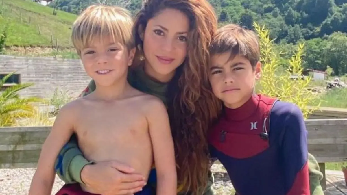 Shakira con sus hijos_2